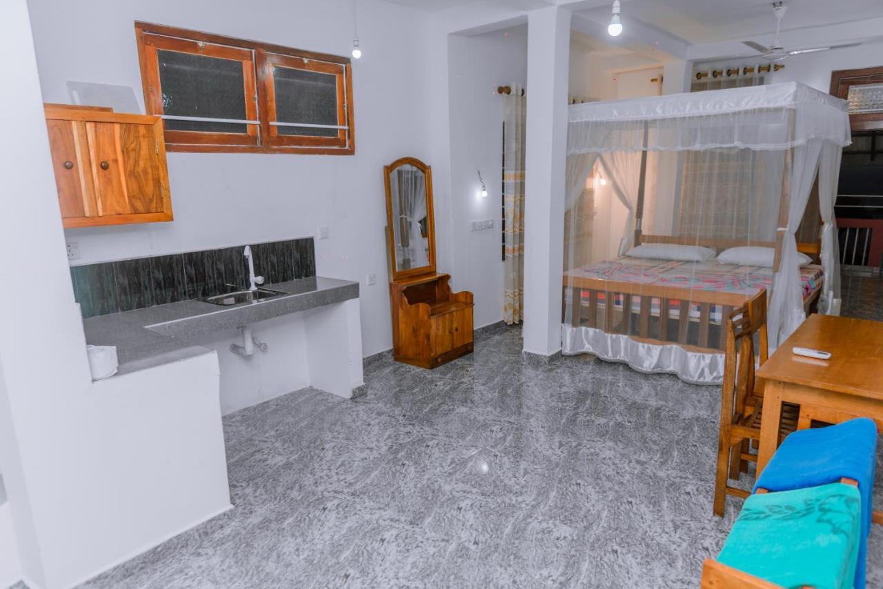 Guest house Rock House *